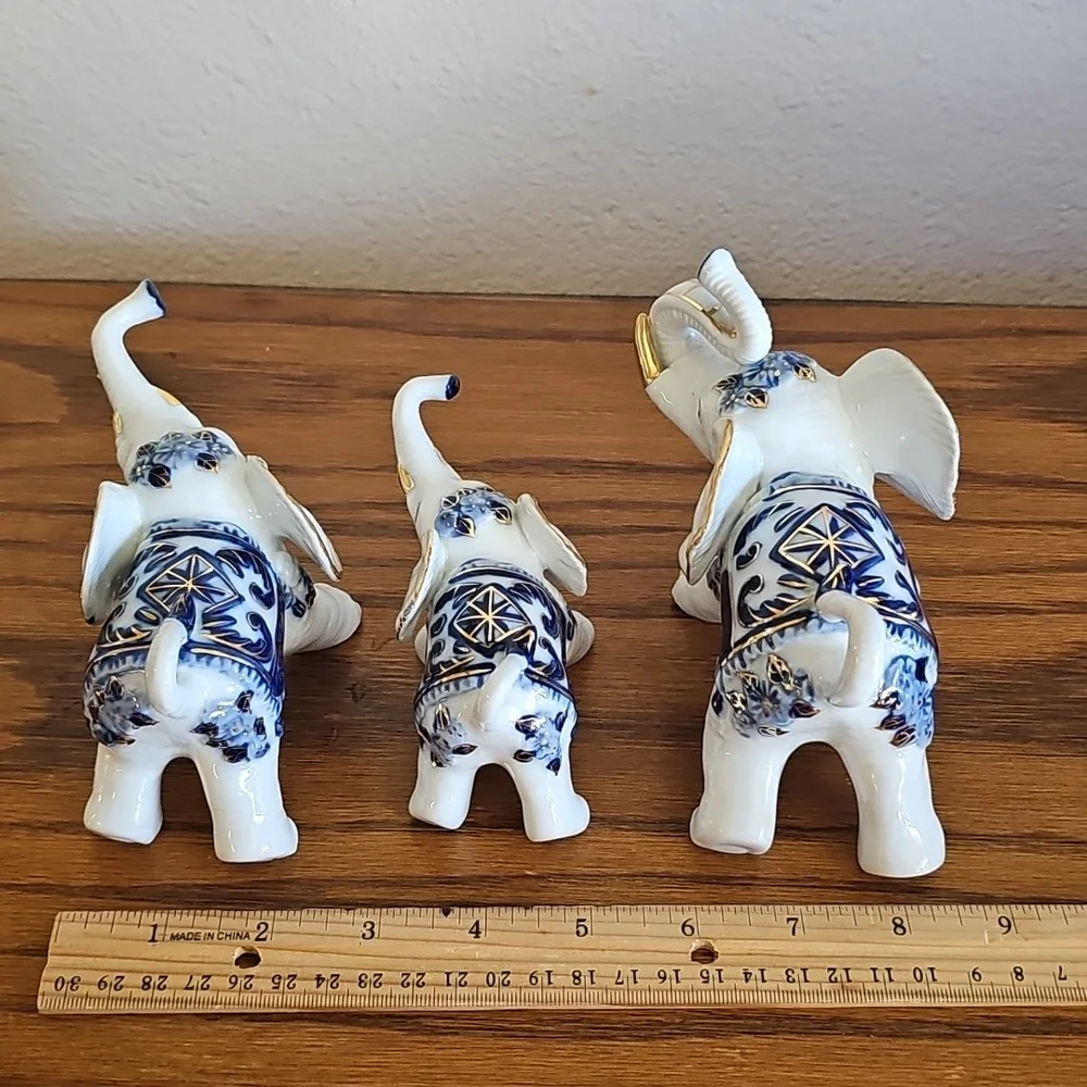 White Ceramic Elephant Figurine Family With 14K Gold Trim - Picture 7 of 13